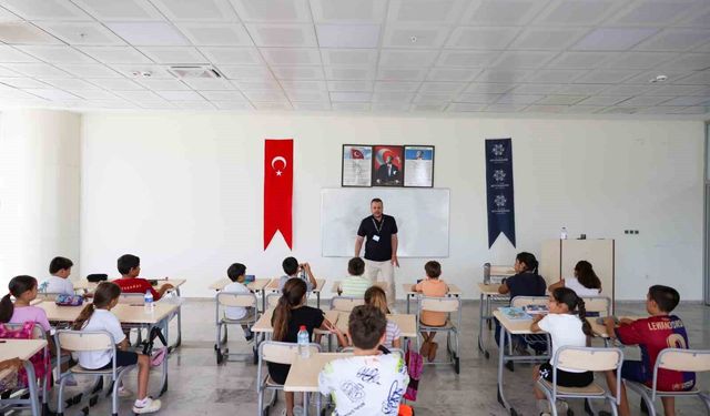 Aydınlı çocuklar yaz tatilini İngilizce öğrenerek geçiriyor