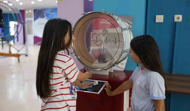 Aydınlı minikler yaz tatilini bilimle geçiriyor