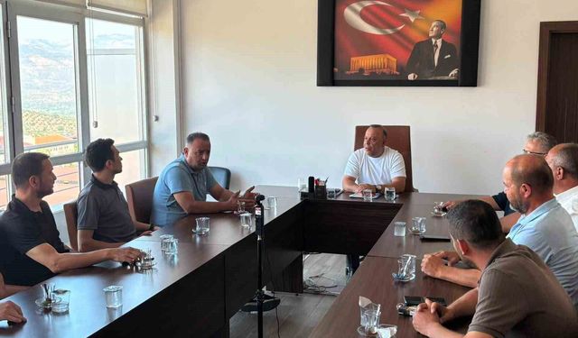 Başkan Özel, merkez mahalle muhtarlarının taleplerini dinledi