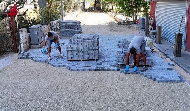 EFELER BELEDİYESİ YOL ÇALIŞMALARINA DEVAM EDİYOR OKUL YOLUNDA KONFOR VE GÜVENLİK ARTIYOR
