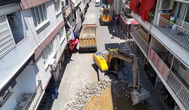 BAŞKAN ANIL YETİŞKİN ÖNCÜLÜĞÜNDE ASFALTLAMA ÇALIŞMALARI DEVAM EDİYOR
