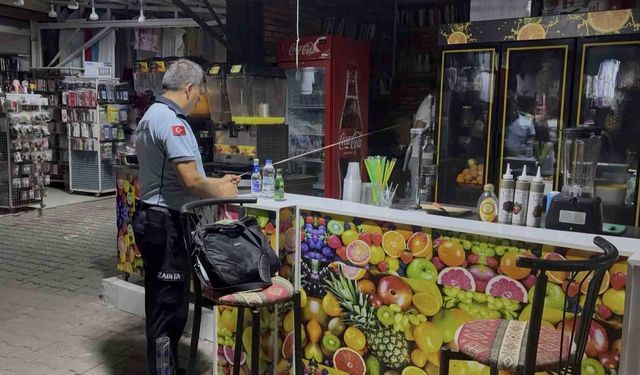 Kuşadası Belediyesi'nden Güzelçamlı Sahil Pazarı'nda denetim ve yer tahsis çalışması