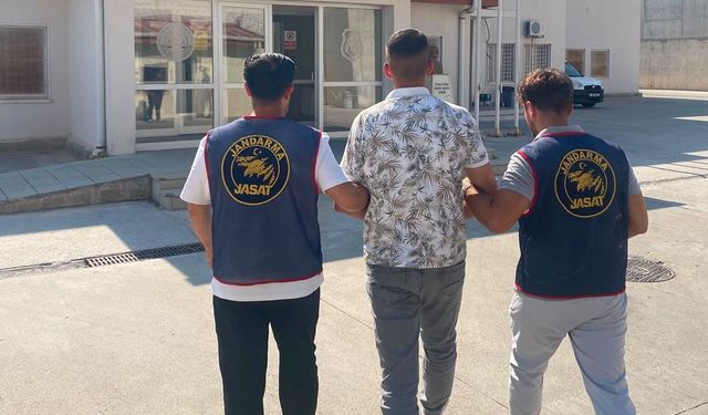 Kuşadası'nda 20 yıl hapis cezası ile aranan şahıs yakalandı