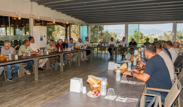Kuşadası'nda mahallelerin ihtiyaçları masaya yatırıldı