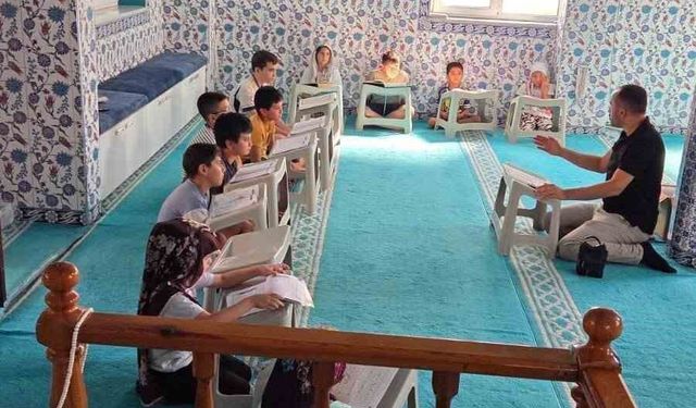 Kuyucak'ta Yaz Kur'an Kursu öğrencilerine seminer