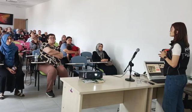 Nazilli'de kadın sağlığı, narkotik ve mahremiyet konularında eğitim verildi