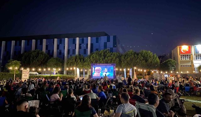 Tekstil Park ve Mimar Sinan Park'ta açık hava sineması keyfi
