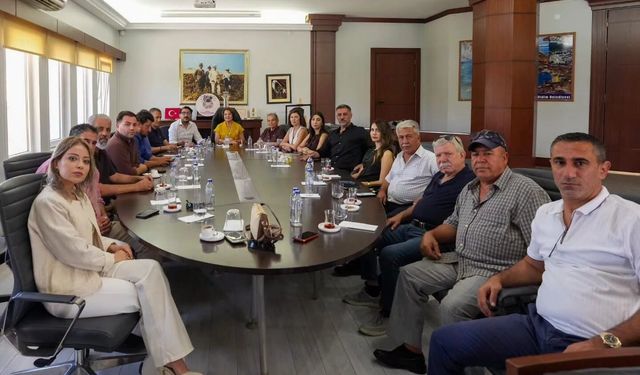Başkan Gençay ve 20 Meclis Üyesi CHP’den İstifa Etti
