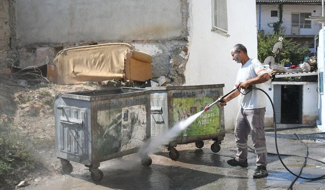 Kuşadası'nda temizlik seferberliği