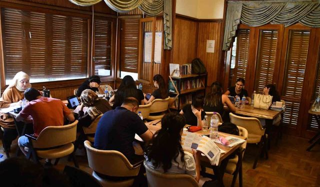Söke'de İlber Ortaylı Kitabevi Temmuz ayında 2 bin 156 öğrenciyi ağırladı