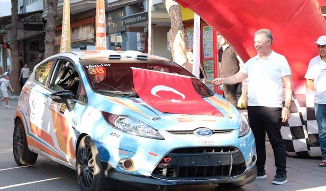 Buharkent'te yarış, 'seremonik start' ile başladı