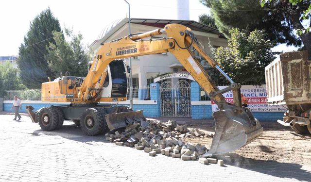 İstiklal Mahallesi'nde yol yenileme çalışmaları başladı