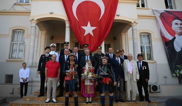 Kuşadası'nın kurtuluşunun 104'üncü yıl dönümü törenle kutlandı