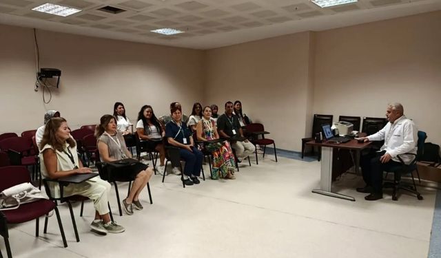 Nazilli Devlet Hastanesi'nde acil bakım hemşireliği eğitimi başladı