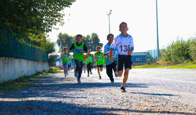Aydın'da kros heyecanına 281 sporcu katıldı