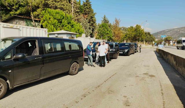 Kuşadası'nda turist taşıyan araçlara sıkı denetim