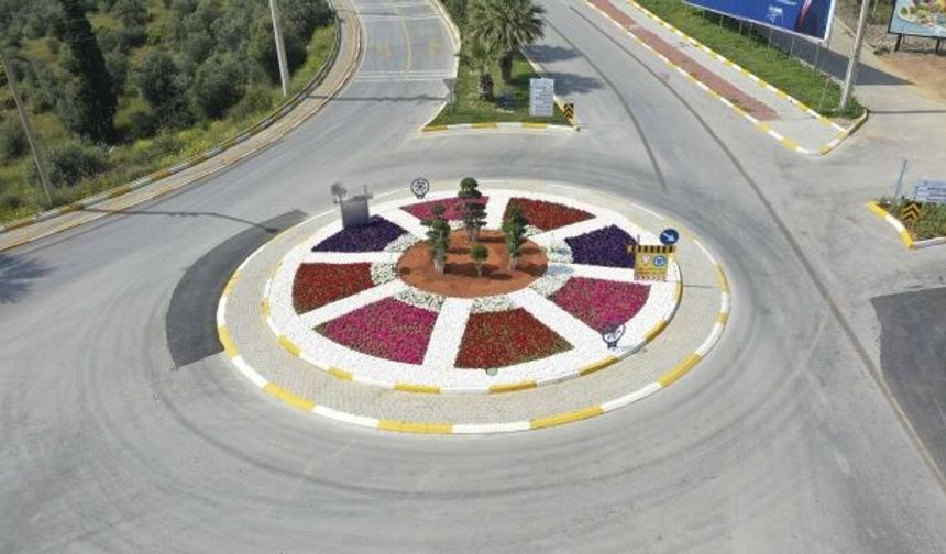 BAŞKAN ÇERÇİOĞLU: TIKIR TIKIR ÇALIŞIYOR, TEKER TEKER TAMAMLIYORUZ BÜYÜKŞEHİR’DEN KUŞADASI’NA DEV YATIRIMLAR