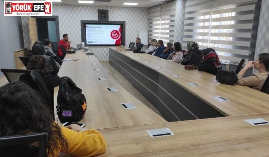 Aydın’da veliler ‘teknoloji bağımlılığı’ konusunda bilgilendirildi