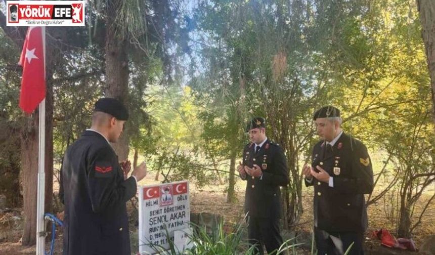 Türkiye’nin ilk şehit öğretmeni mezarı başında anıldı