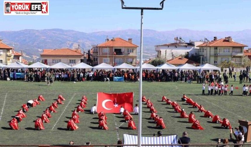 Karacasu’da Cumhuriyet’in 102. yılı coşkuyla kutlandı