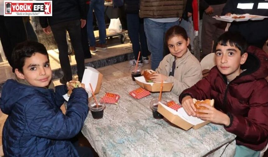 Başkan Arıcı’dan çocuklara iftar sürprizi