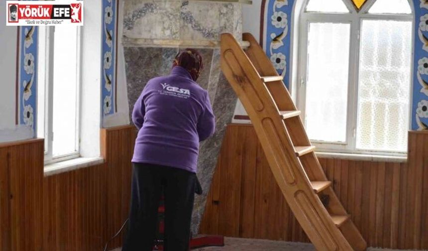 Germencik’te Ramazan ayı öncesi camiler temizlendi