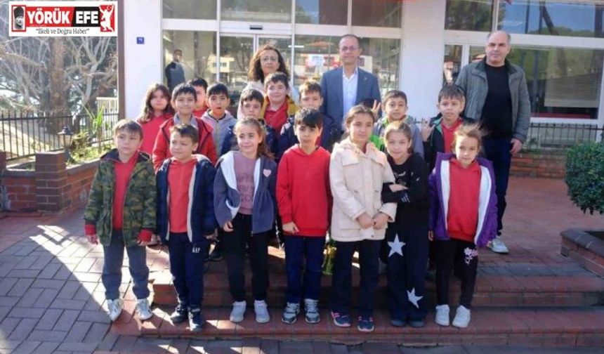 Kuyucak Belediye Başkanı Doğanca, öğrencileri belediyede ağırladı
