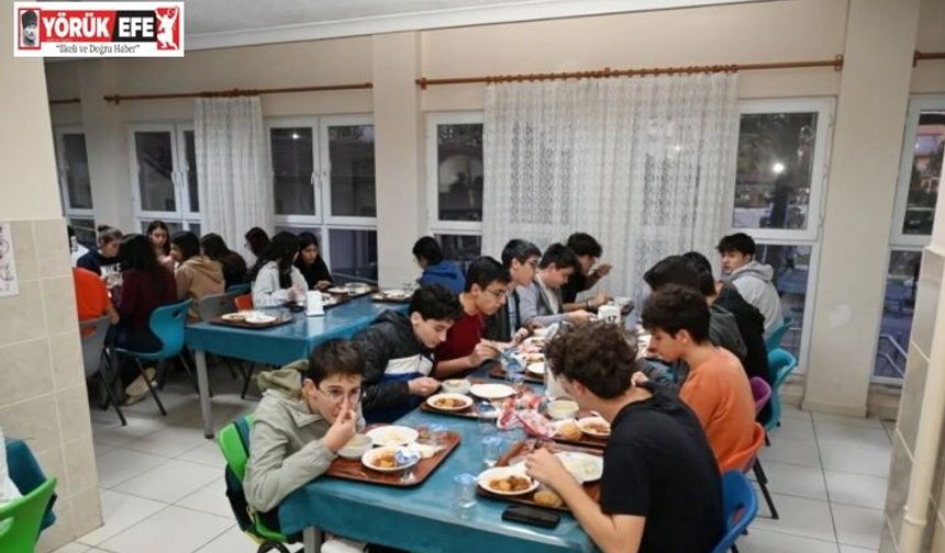 Öğrenciler iftar sofrasında bir araya geldi