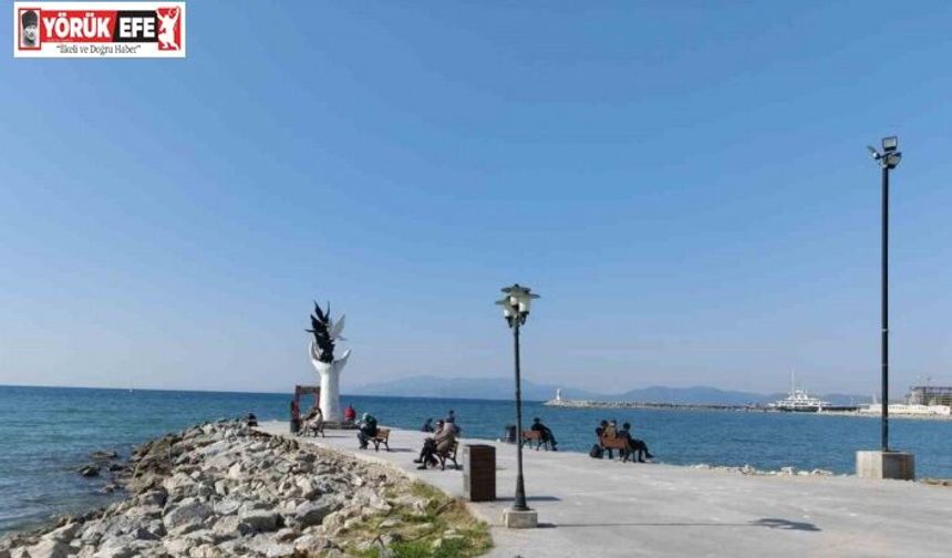 Kuşadası, Mart ayında yazı yaşadı