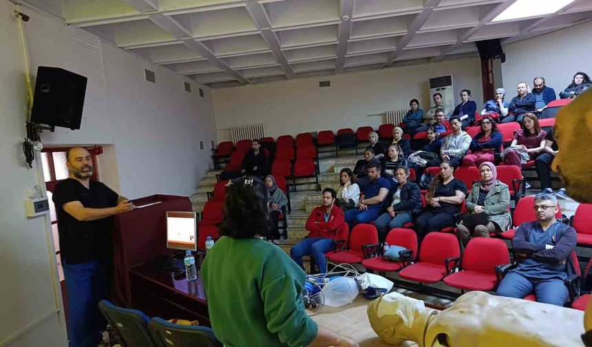 Aydın Devlet Hastanesi'nde personele acil durum ve afet eğitimi verildi
