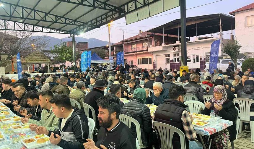 Aydınlılar Büyükşehir'in iftar sofrasında bir araya geldi