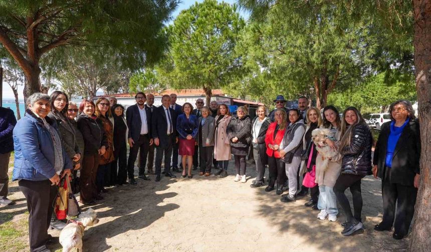 Başkan Gençay vatandaşlarla bayramlaştı