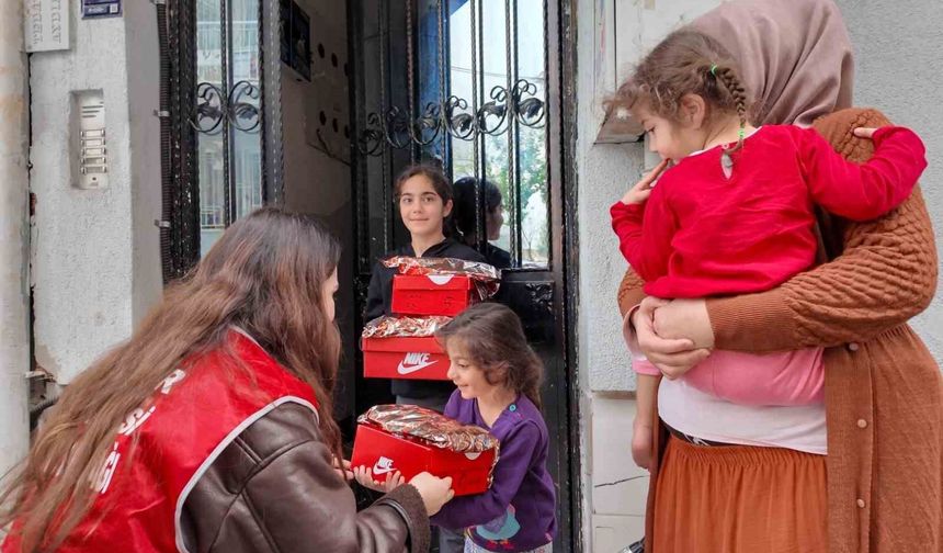 Başkan Yetişkin'den çocuklara bayram hediyesi