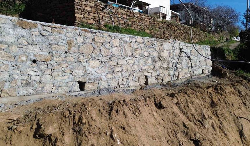 Bozdoğan'da taş duvar örme işi tamamlandı