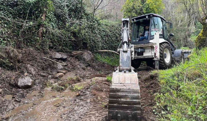 Efeler Belediyesi yol çalışmalarını sürdürüyor