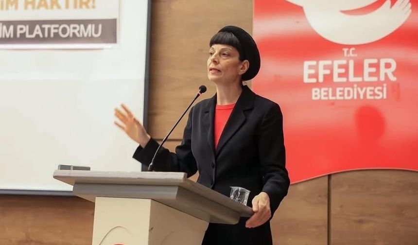 Efeler'de 'Dönüm Noktasında Cumhuriyet' konuşuldu