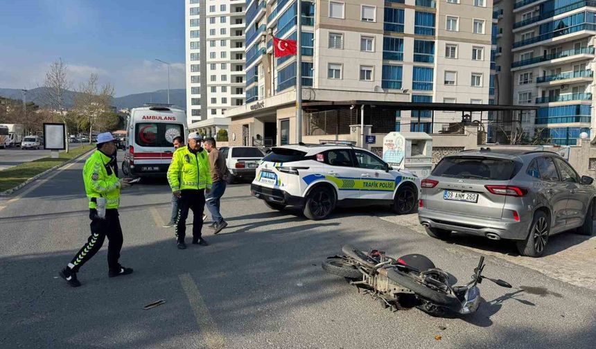 Söke'de meydana gelen trafik kazasında motosiklet sürücüsü yaralandı