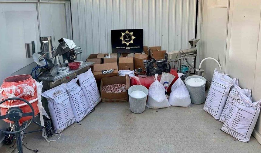 Aydın polisinden zehir üretimine ağır darbe: 271 kilo 860 gram ham madde ele geçirildi