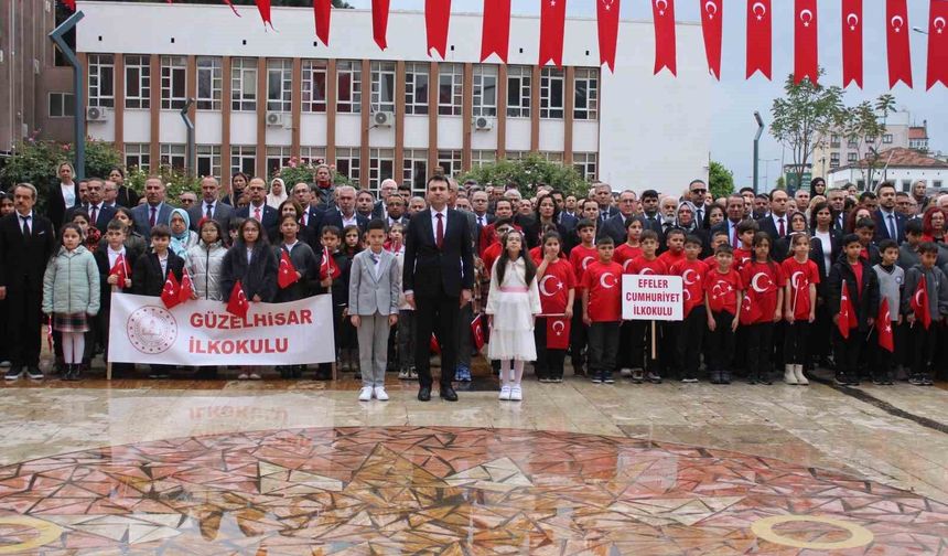 Aydın'da 23 Nisan kutlamaları çelenk sunumuyla başladı