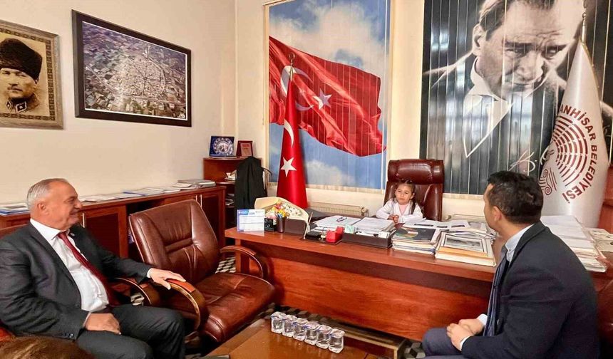 Başkan Yıldırımkaya öğrencileri makamında ağırladı