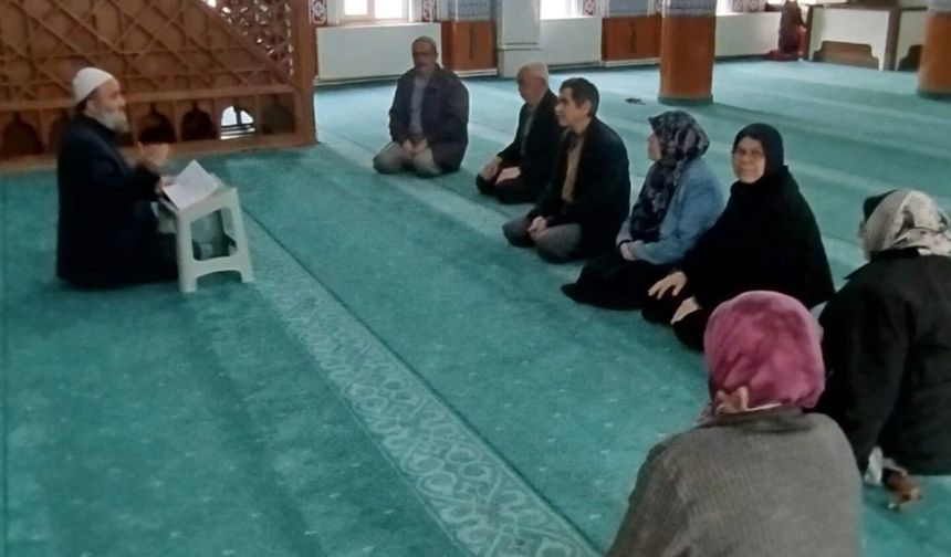 Buharkent'te hacı adayları seminer verildi