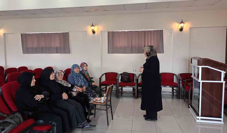 Çine'de hacı adaylarına yönelik bilgilendirme semineri