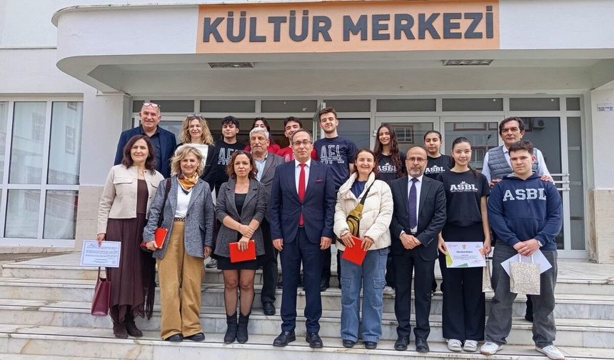 Efeler'de 'İklim Krizi ile Mücadele' münazarası tamamlandı