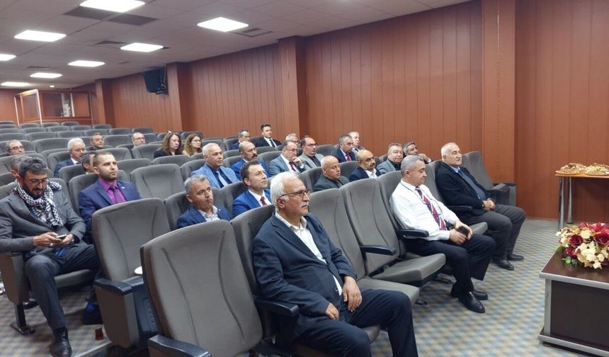Efeler'de okul müdürleri bir araya geldi, 23 Nisan etkinlikleri görüşüldü