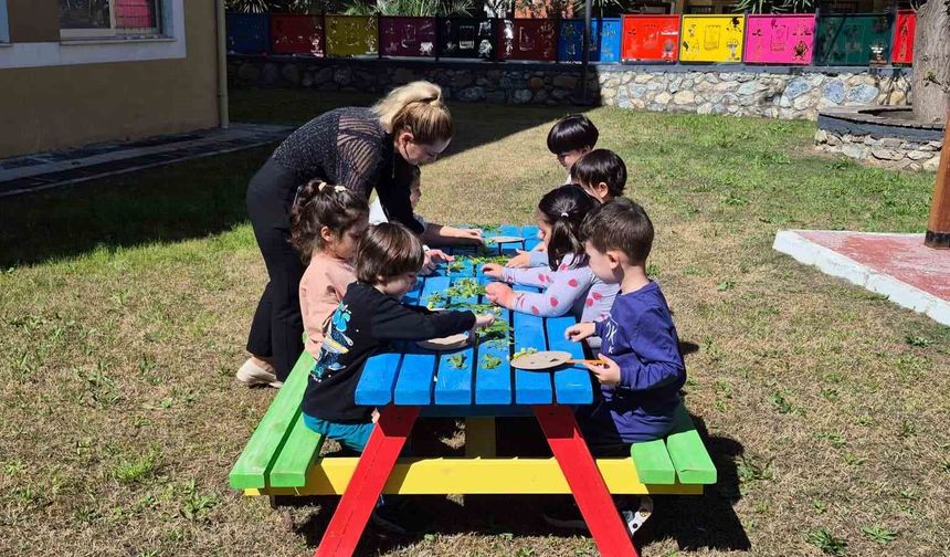 Kuşadası Belediyesi Çocuk Gelişim Merkezi'nde minikler yarınlara hazırlanıyor