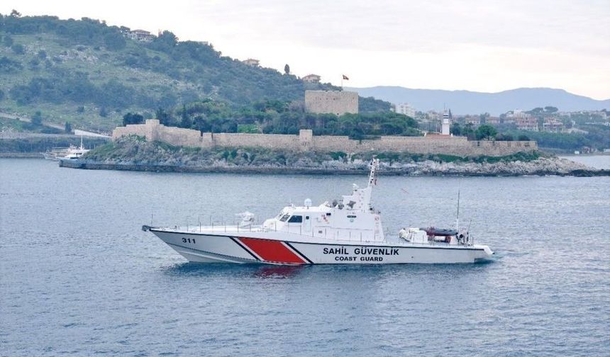 Kuşadası'nda Sahil Güvenlik botu ziyarete açılıyor