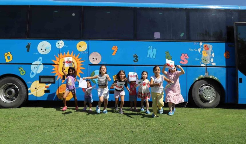 Nazilli'de çocuklara özel Mobil Oyun Otobüsü mahalle mahalle geziyor