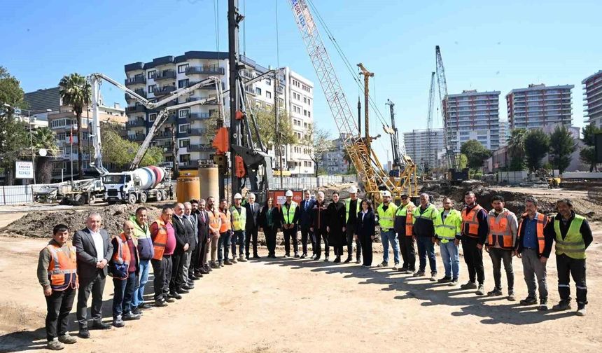 Yeni Dörtyol Köprülü Kavşağı'nda çalışmalar devam ediyor