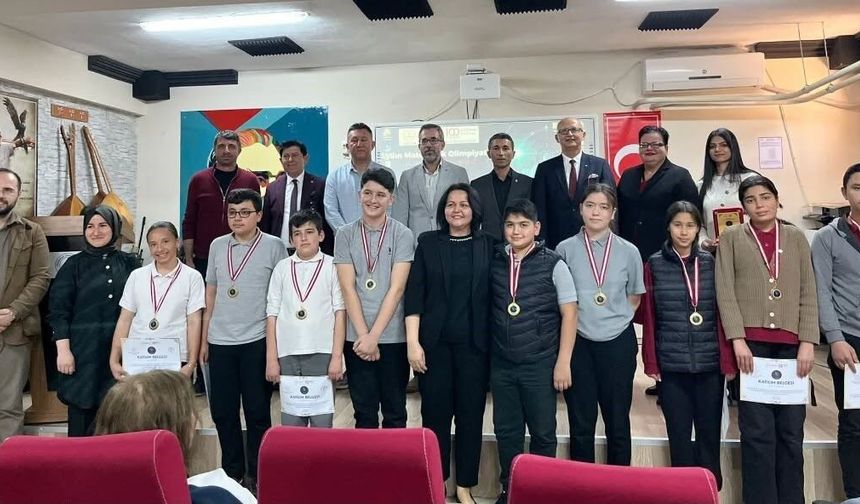 Yenipazar'da ortaokullar arası matematik olimpiyatı tamamlandı