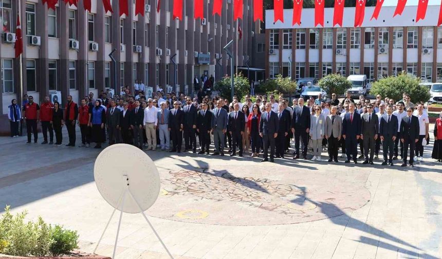 Aydın'da Gençlik Haftası, çelenk töreniyle başladı